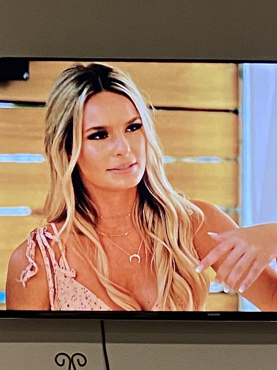 StaciBraet's tweet photo. @juliettep0rter is that @UncommonJames I spy?? 😍 https://t.co/y5txYxgNIj