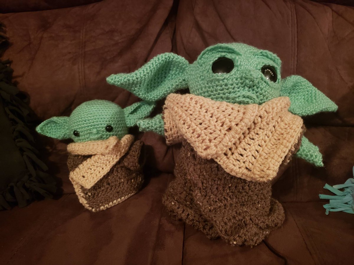 traceymcox's tweet photo. Yasss! I HAD to make these #BabyYoda babies!!! Both were for Son#1, who is as big as a #StarWars nerd as his mama! 🤣
✌💖🌻
.
..
...

#TMCProductions #LeftHookCrochet #amcrocheting https://t.co/EqCU0FWWDN