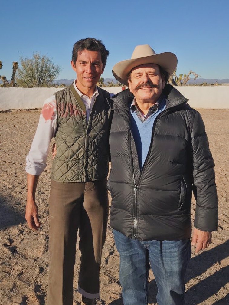 Israel Téllez realizó hoy labores de tienta en la ganadería “De Guadiana”, propiedad de Don Armando Guadiana.
El tentadero, estuvo a cargo de los matadores Israel Téllez, Ángel Espinosa “Platerito” y el novillero Eduardo Neyra, con miras a la corrida mixta del 12 de Enero en Dgo.