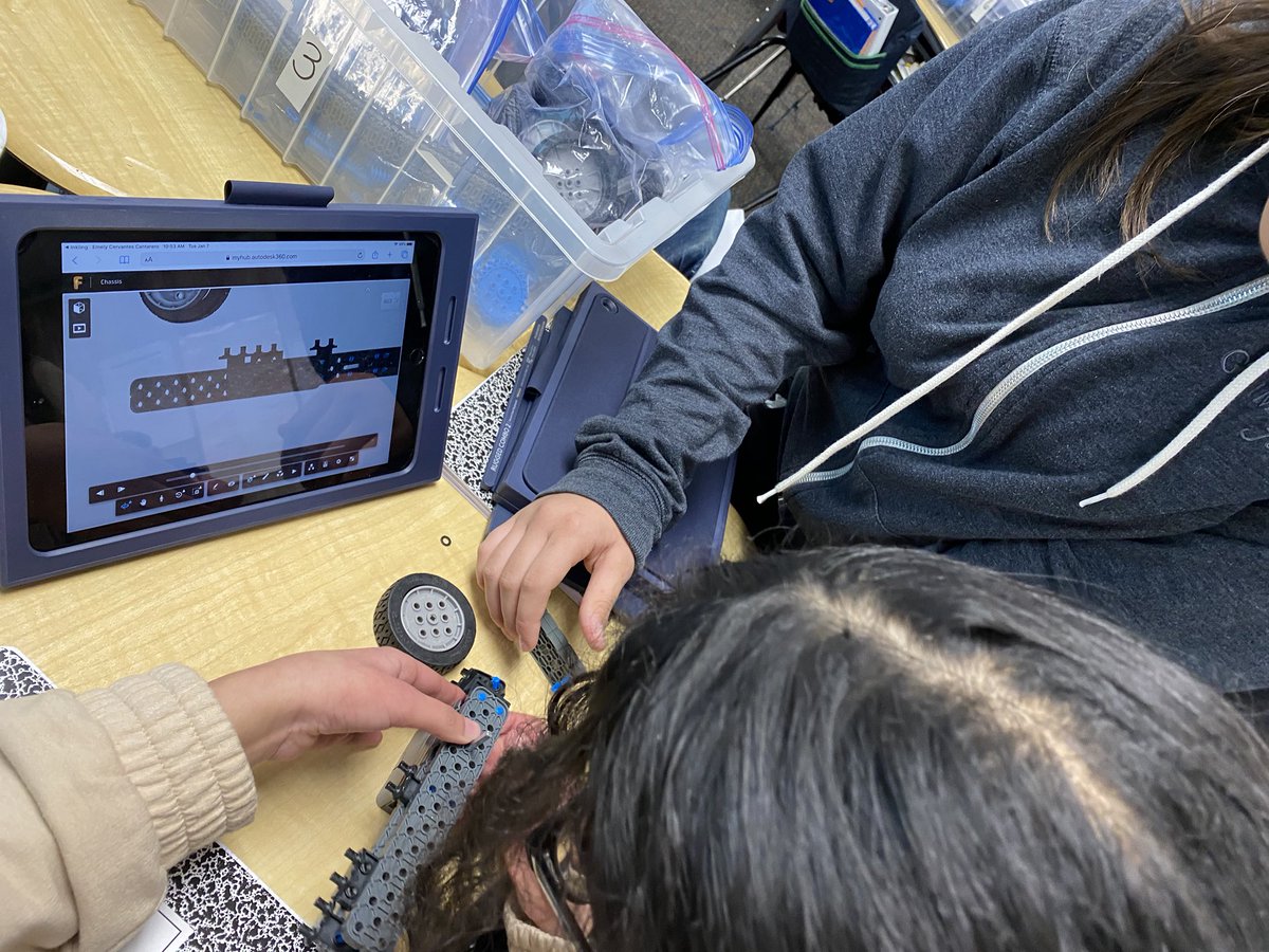 GarzaLions_BCSD's tweet photo. Almost missed recess☺️ PLTW is #1 in this classroom🦁😁#teamBCSD #RamonGarza  #Engineers https://t.co/yqJYAfRIrS