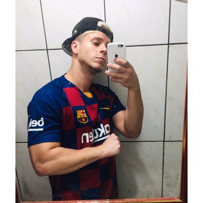 Daviddmllo's tweet photo. #NovaFotoDoPerfil https://t.co/H36uwHD9cC