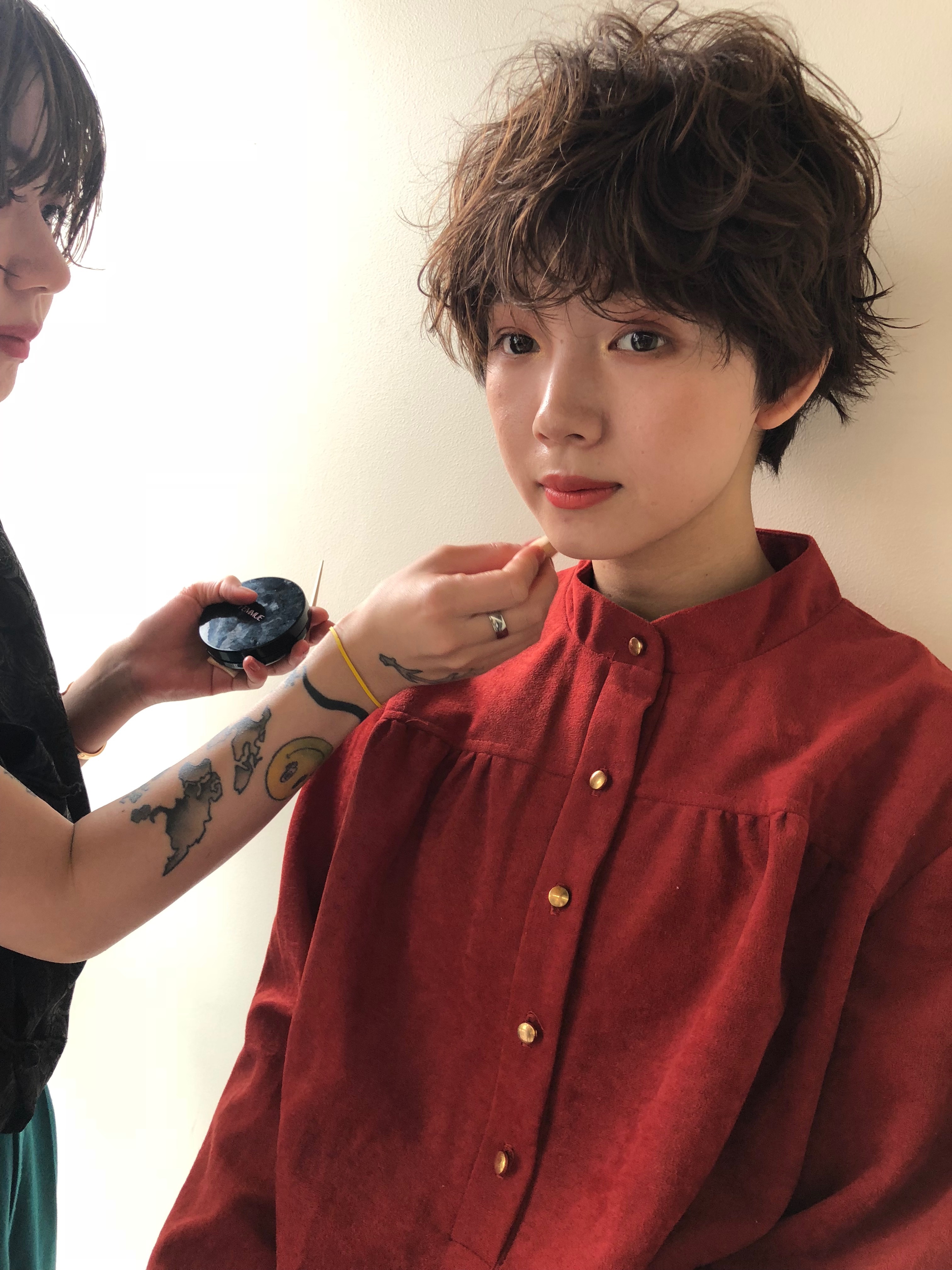 Green 表参道 メイクとヘアと衣装のトータルのイメージが大切 表参道 美容室 美容師 美容学生 撮影 作品撮り 外国人風 ボブ ワンレンボブ ショート ショートヘア ショートカット ショートボブ 前下がりボブ パーマ ウェーブパーマ 波