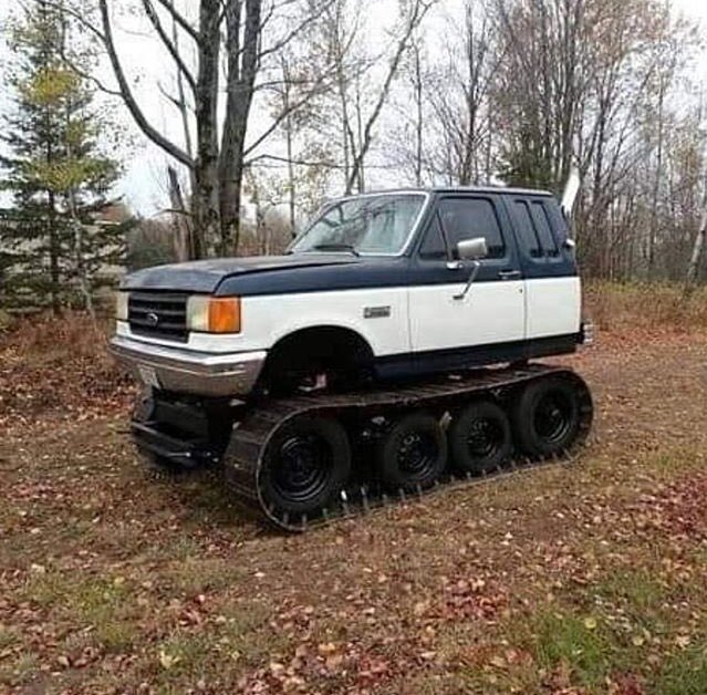 SbwayIraq's tweet photo. We are preparing special vehicles to help us fight for Iran in WW3. Allah is on our side! https://t.co/FueO9YTWZ8