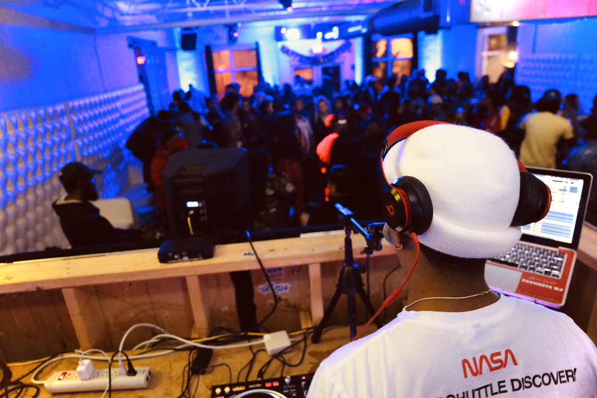 DJDrizzy_'s tweet photo. Blessed.
Stay in my zone & grind.
#TheDrizzyExperience 🔥 https://t.co/FH1FSBMLUs