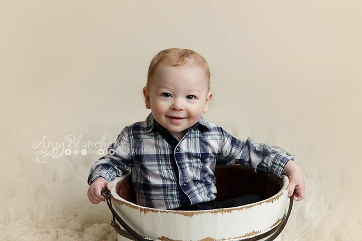ABlanchardPhoto's tweet photo. Aiden is ONE! I love watching babies grow. He was one happy guy during his one year session. 
#omahababyphotographer #omahaphotographer #omahafamilyphotographer #firstbirthdays https://t.co/XSyN8t3PjT https://t.co/SzmZzbhUuf