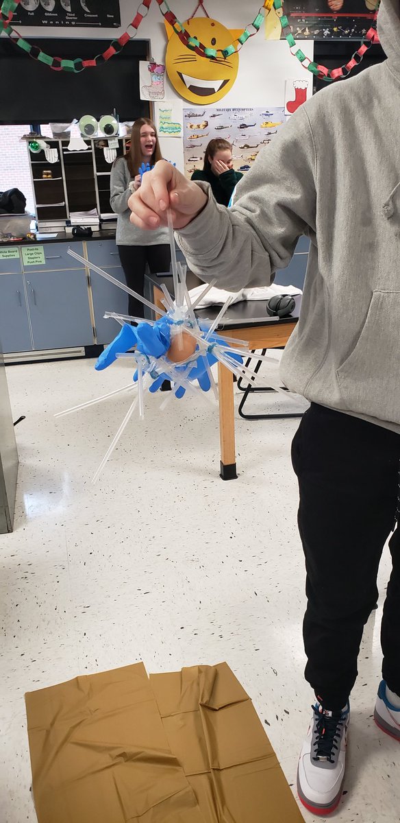 RotoliScience's tweet image. Block 3 Egg Drop - so much egg exposed and yet NO breakage! Outstanding! Bonus action shot for fun. :)