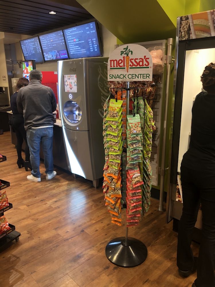 MelissasProduce's tweet photo. The @Lakers are back at it again tonight at the @STAPLESCenter! Grab your #CleanSnax before hitting your seats, we've got something for everyone! 🏀

 🥕 #HealthyOptions 
📍  outtakes 104, bud cooler 105 &amp; 315, goose Island 108 &amp; coke wall 334
#LAL60 #StaplesCenter20 https://t.co/GK2AAn4V5M