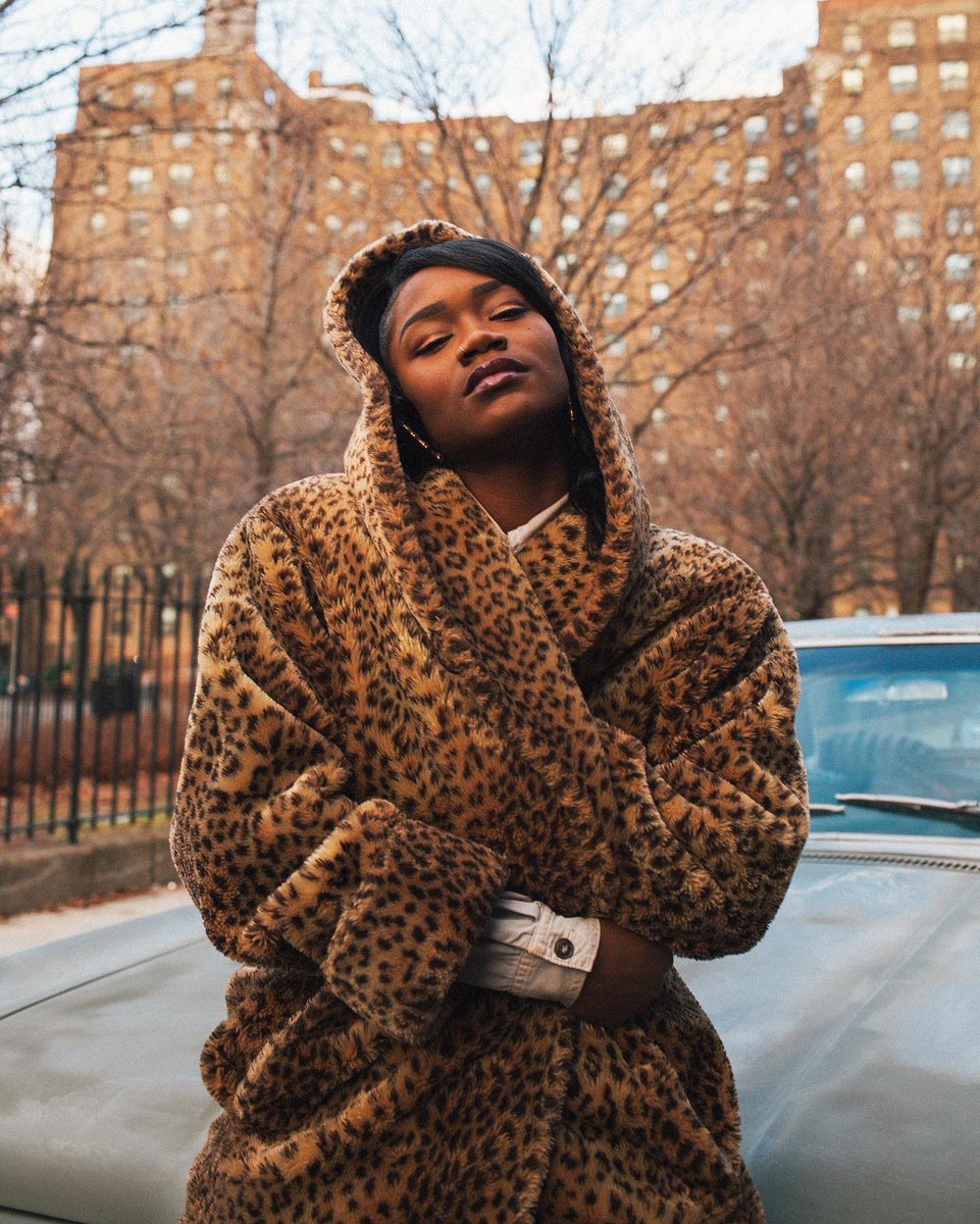 fwmkibwe's tweet photo. Portraits with Aeon,
Fort Greene, Brooklyn.
📷: @fwmkibwe 
🙎🏿‍♀️: @TopModelAeon https://t.co/oJqFAe4WkE