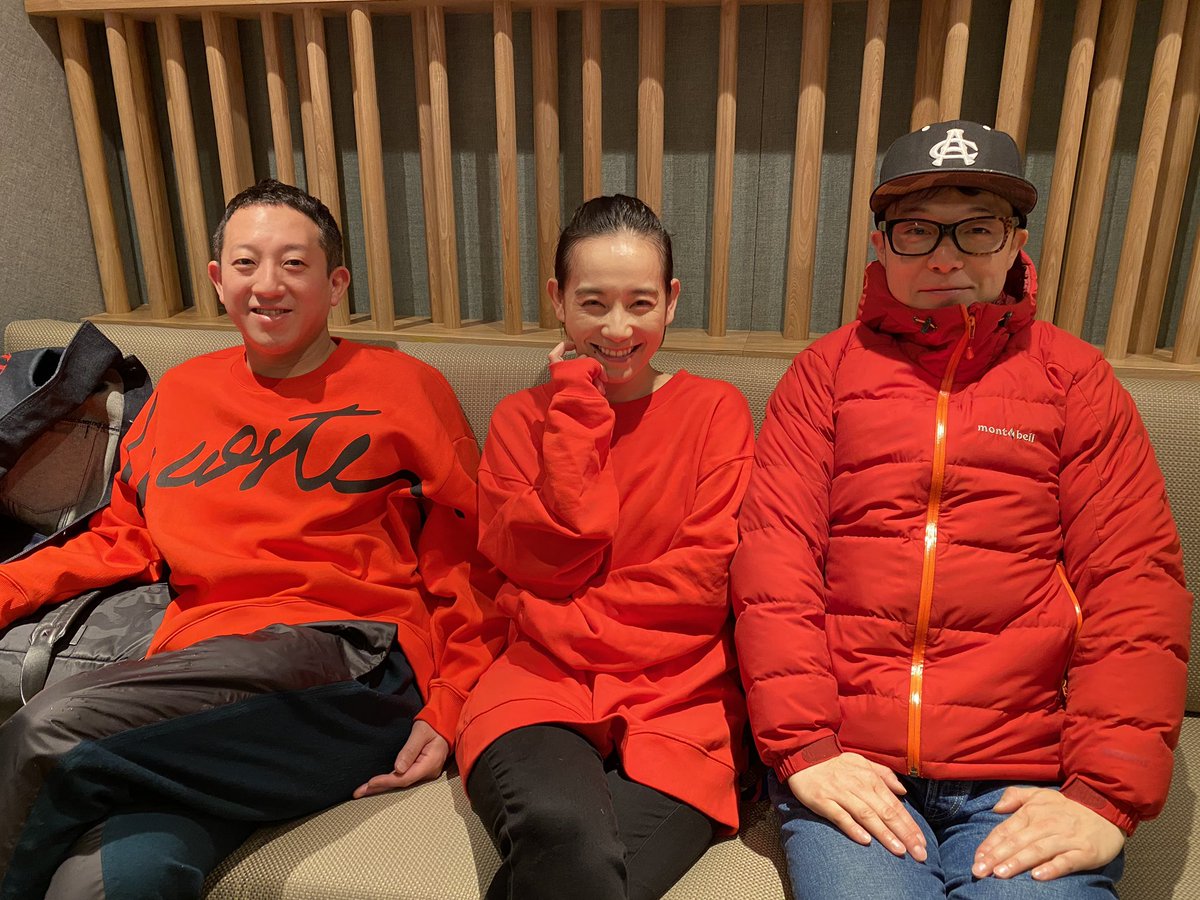 佐藤貴史 そこに俺も赤いの借りて無理矢理入ったらとてつもなく浮いた みいつけた ひとりだけちがうのがまぎれこんでるw