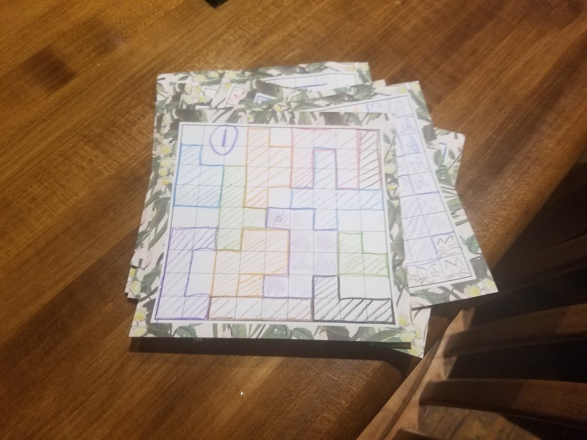 wristlock098's tweet photo. Played a couple @StrongholdGames tonight in Survive and Second Chance, and also got Concept to the table.
#417Gamers
#BoardGames
#TuesdayGameNight
#strongholdgames https://t.co/Y2gtvtABUP