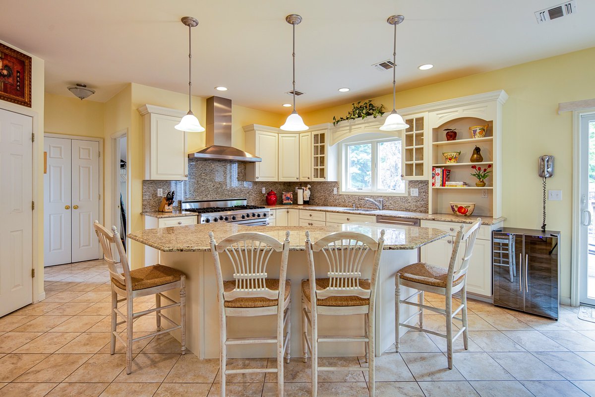 theanthonygteam's tweet photo. 12 Fortune Way | Suffern, New York | 5 Bed | 3.5 Bath The Anthony G Team @ Keller Williams Valley Realty See MORE @ https://t.co/k3Xr0UgKz7 #TheAnthonyGTeam #realestatelife #realtors #listings Call/Text (845) 213-1840 https://t.co/aIUbt8Rauf