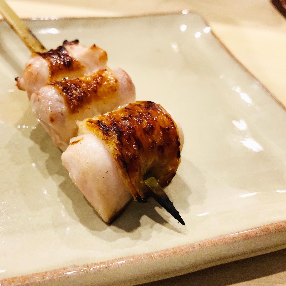 渋井しほり パンダと肉とチョコレート愛 恵比寿 鳥つた きんかん海苔でまいたのからせせり開始 はつもと つなぎ は生姜がのっていて小ぶり カット位置は良い感じ ちょうちんは卵管で 〆は私そぼろ 卵は田中農場 ごちそうさまでした