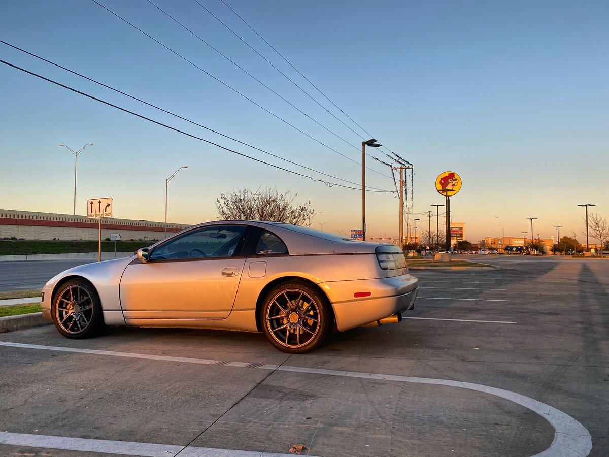 versacesandals's tweet image. 32s and heartbreaks.