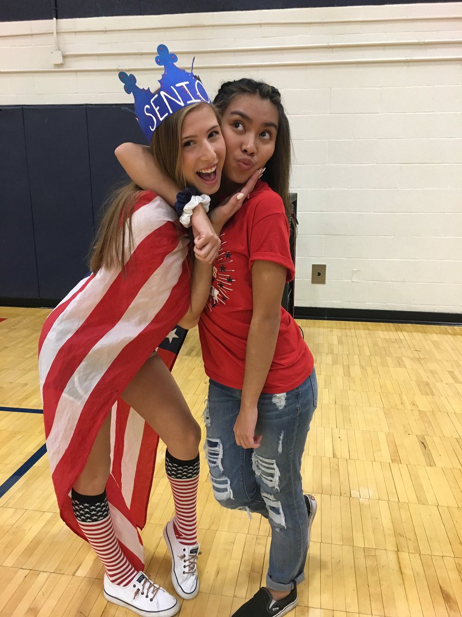 cbenson2001's tweet photo. happy birthday to my bestie💛 I'm forver thankful to have you in my life &amp; for all the memories we share! I love you X1000💋💋 https://t.co/mqM6ijyaJZ