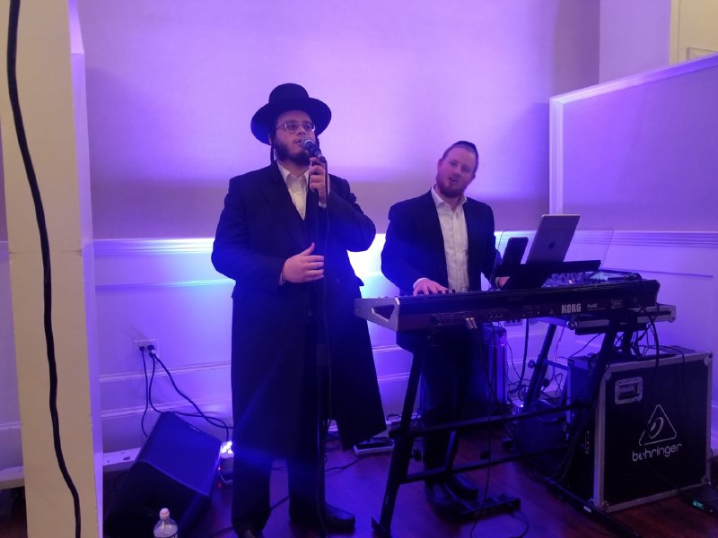 Arrange It Productions & Media (@arrangeitmedia) on Twitter photo Event Production:
Music Production we did the past Thursday at the #Rosenberg wedding in #Lakewood.
Music: <a href="/MezProductions/">Mez Productions</a>.
Lead Singer: <a href="/SrulyAltman_/">SrulyAltman</a>.
*
*
*
For your next event: Just Contact Us!
ArrangeItProductions@gmail.com.
#MazelTov #Chusen #Kallah Event Production:
Music Production we did the past Thursday at the #Rosenberg wedding in #Lakewood.
Music: <a href="/MezProductions/">Mez Productions</a>.
Lead Singer: <a href="/SrulyAltman_/">SrulyAltman</a>.
*
*
*
For your next event: Just Contact Us!
ArrangeItProductions@gmail.com.
#MazelTov #Chusen #Kallah
