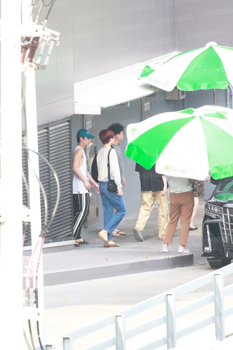 flyveryhighja's tweet photo. 🚶🏻🚶🏻‍♂️☂️
#X1 #엑스원 #이한결 #한결 #HANGYUL #LEEHANGYUL #이은상 #은상 #LEEEUNSANG #EUNSANG https://t.co/ckvPIMv477