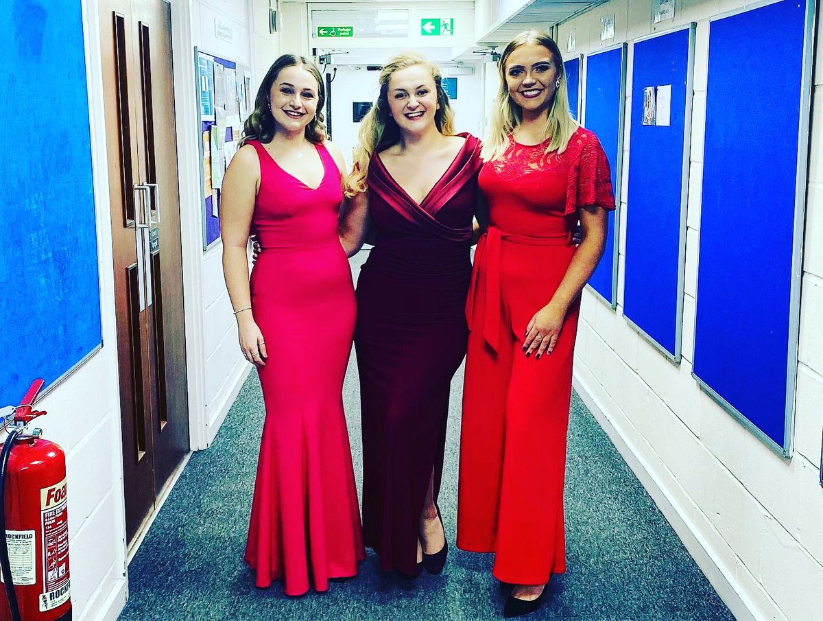 Chorus Ladies in Red for <a href="/RWCMD/">Royal Welsh College of Music & Drama</a> Opera Gala with WNO Orchestra and Maestro, Carlo Rizzi 💃 (📸 November 2019)