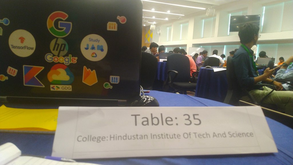 dunchen_master7's tweet photo. The first ever inter-collegiate hackathon by Infosys ! Happy to be a part ! #T20Hack #chennaiDC #InfyDiaries https://t.co/5u8Bs63siX