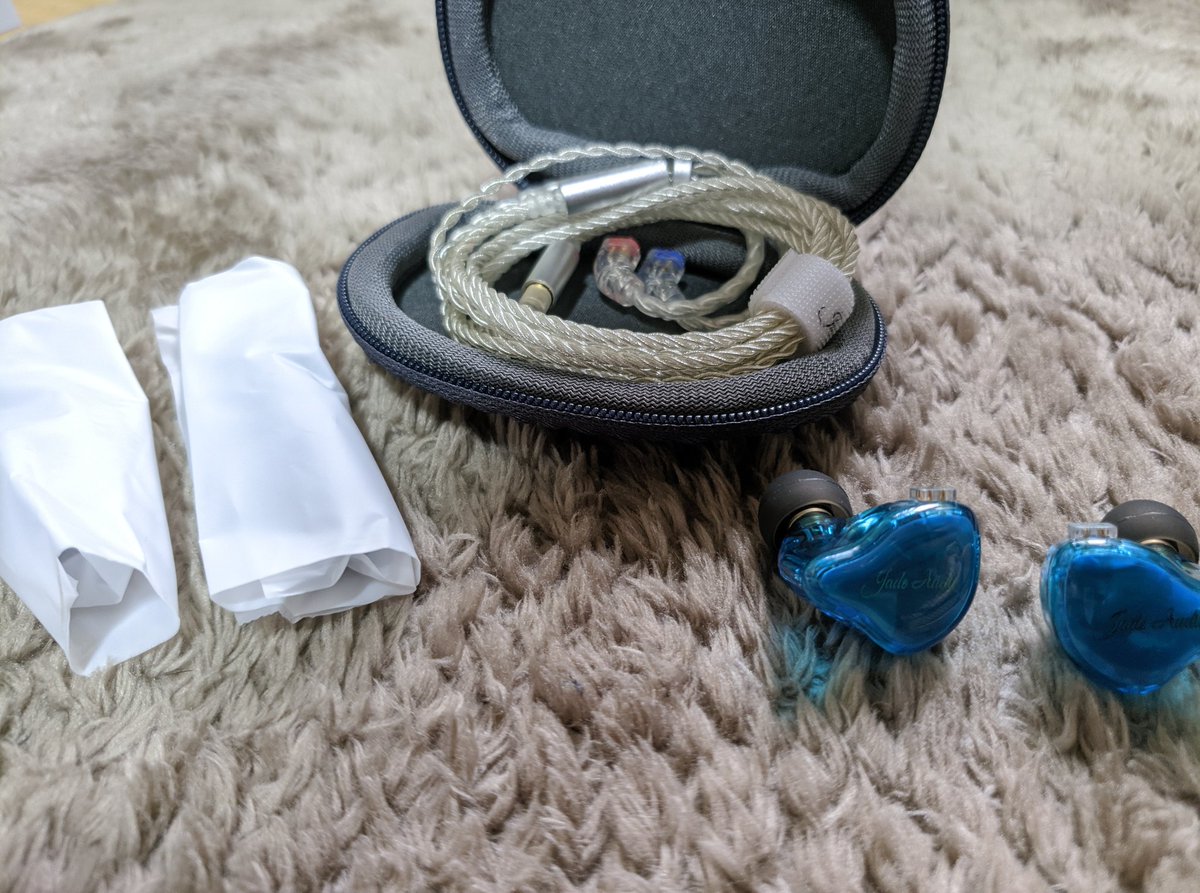 JadeAudioことFiioのEA3着弾。
なかなか良きかな。