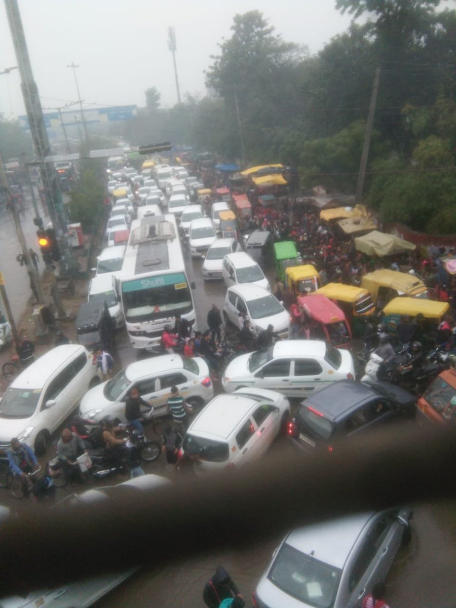 PSA3040's tweet image. today condition in  gurugram kapashera  border