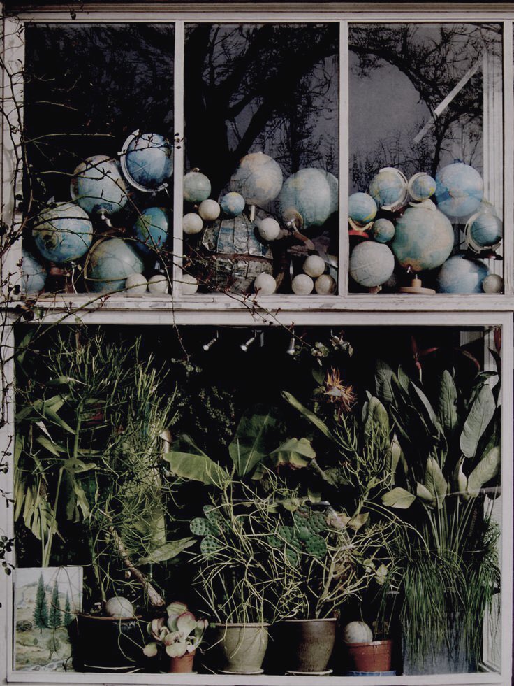 Goede voornemens voor 2020? Het initiatief @FlightFree2020 pleit voor een jaar lang niet vliegen. Ben jij een van de 100.000 die hun petitie ondertekent en zich hieraan kan en wil committeren? Je kan op talloze manieren bewuster reizen! 
#flightfree2020