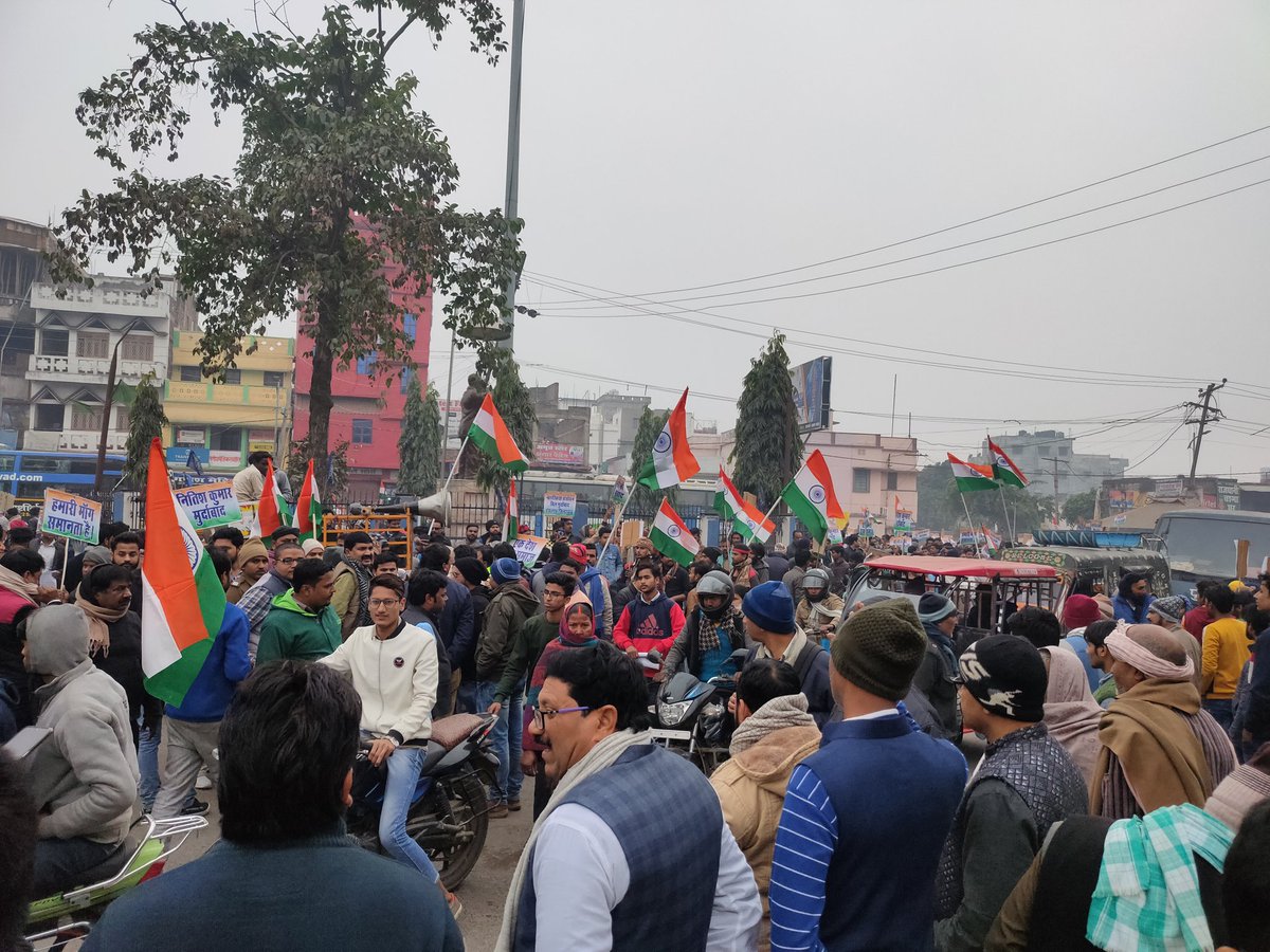 Kashifalamgir's tweet photo. #weagainstcab
#AgainstCAA
#Againstnrc
#SaveDemocracy
#JNUProtest https://t.co/WNvSAIKoac
