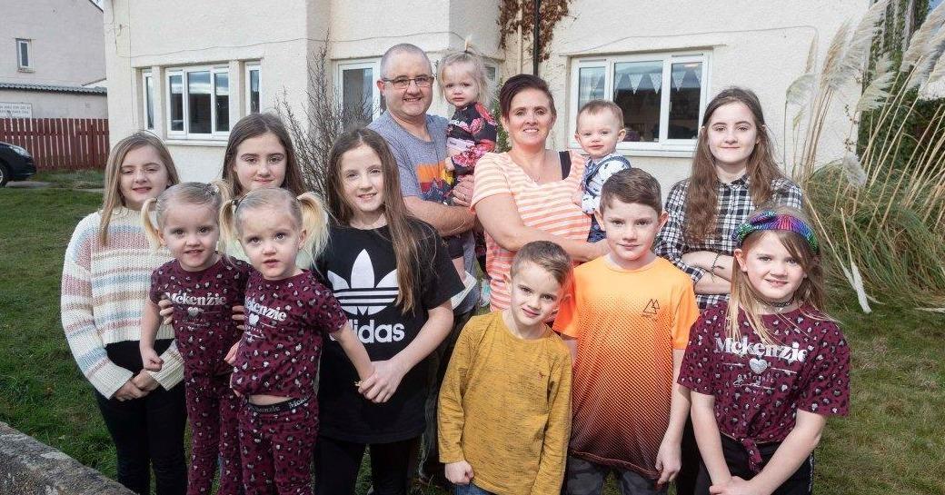 ScottishSun's tweet photo. Scots couple with 11 kids reveal the are trying for baby number 12

https://t.co/fYUxxBkiv5 https://t.co/txqMOk8kwW