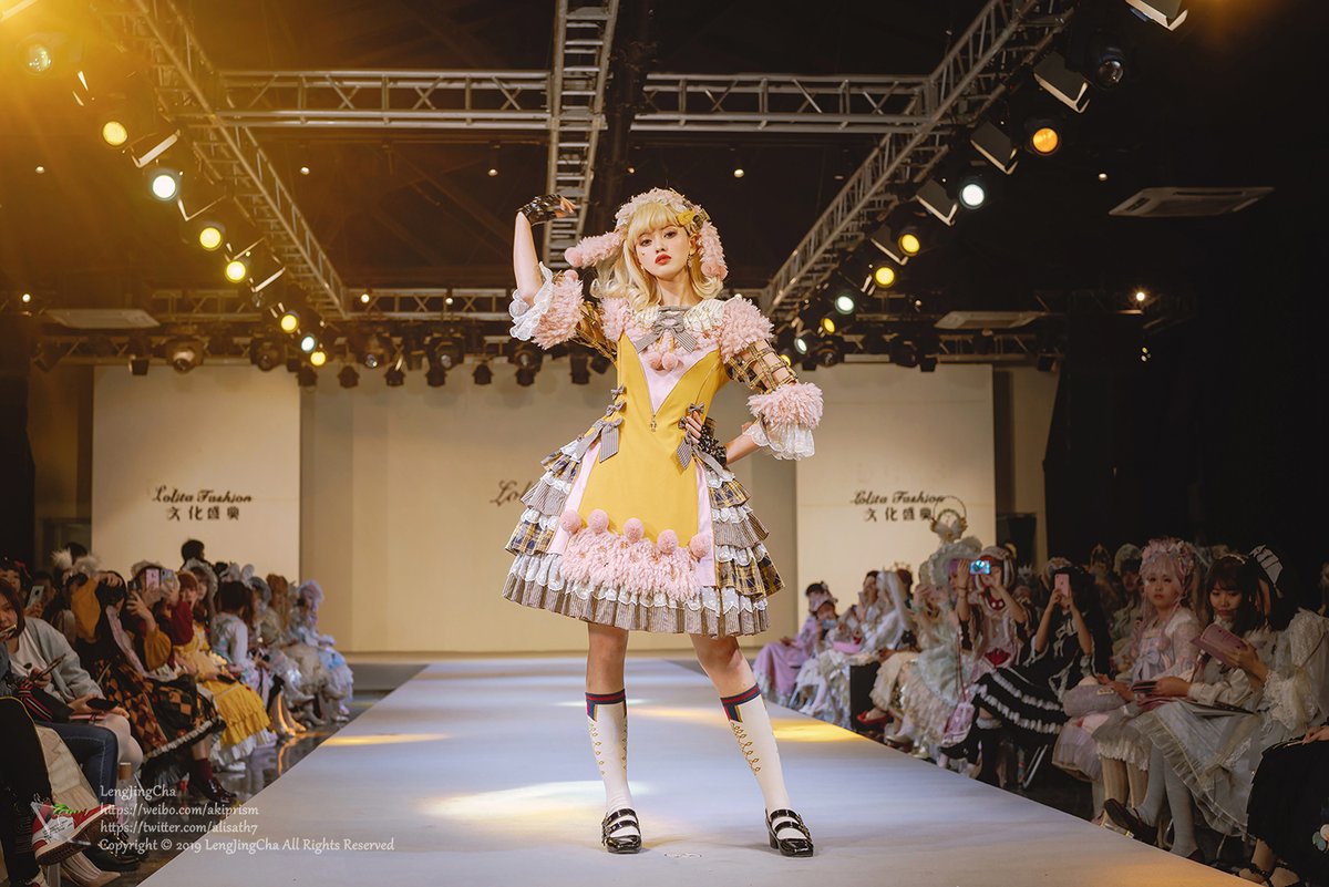 alisath7's tweet photo. #破产LOLITA走秀
#4 https://t.co/GVzzote5hf