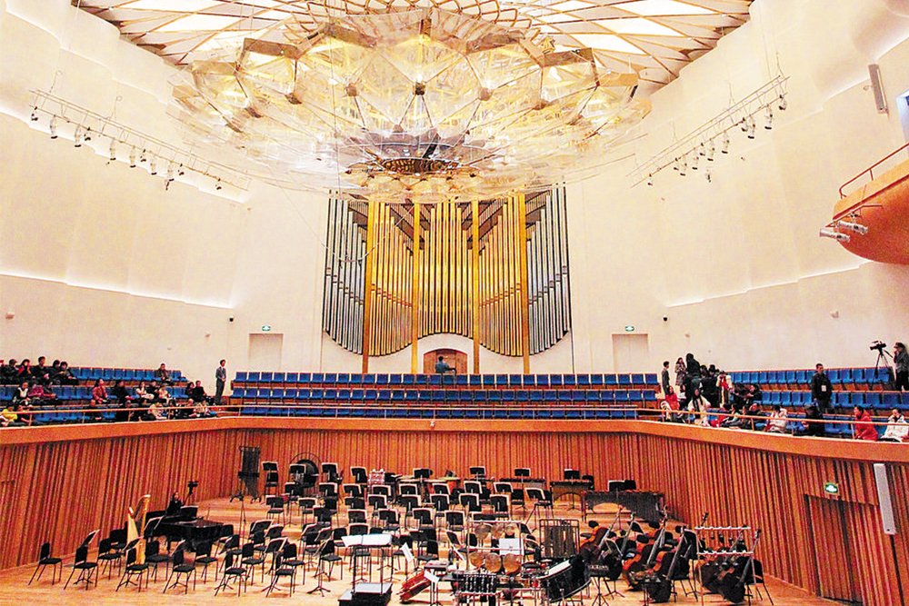 Chengdu_China's tweet photo. The 2019 #Chengdu Top 10 Architecture Spaces—Chengdu City Music Hall🎼🎶🎵
The Hall, which started construction in 2016, encompasses a 1,600-seat opera house, a 1,400-seat concert hall, a 400-seat theater and a 200-seat music hall.  #InChengdu #VibrantChengdu https://t.co/ITxbwmkx3M