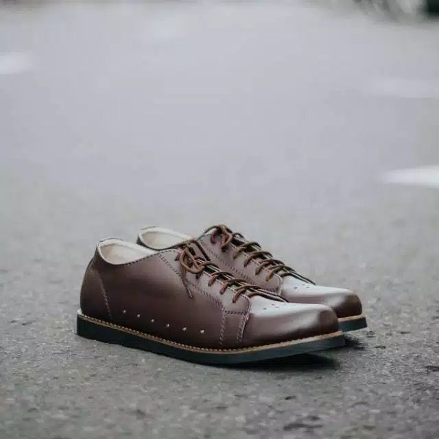 HeadwayID's tweet photo. Headway Footwear - Footure Selayar Brown size 40-44 Info/Order WA 081808262634 Instagram: @headwayfootwear @footurefootwear  #sepatu #brandlocal #indonesiapride https://t.co/exDnQl12S0