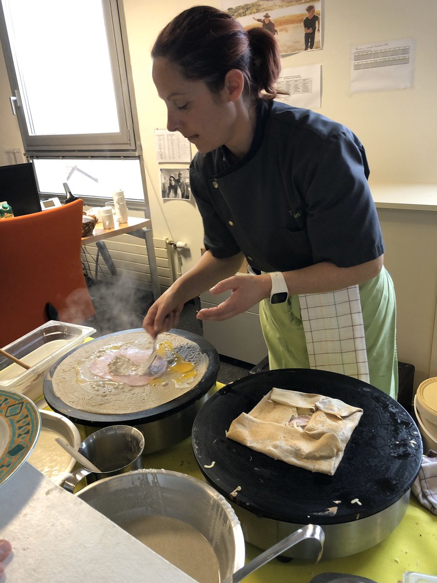 CorentinMaigne's tweet photo. Merci à l’équipe de Brest pour son accueil. Une excellente synthèse des activités 2019 du Contentieux et un bon départ pour réaliser nos ambitions 2020 ! Tout ceci célébré avec des galettes... bretonnes 😉👍👏🏻 @DCTG_Eden #proudtobeorange #TransfoNum @Martine99107284 https://t.co/hQlibzUY1k