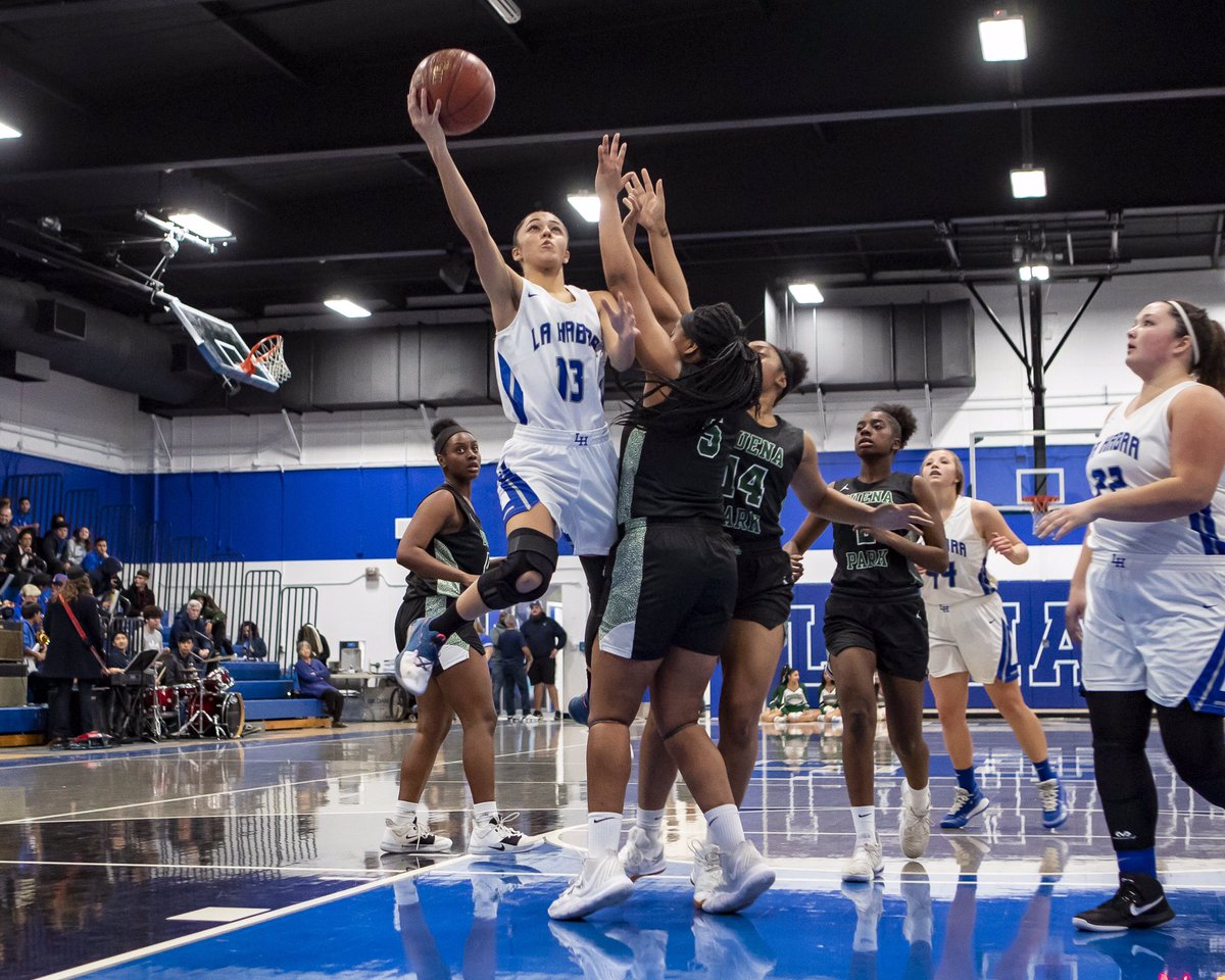 luna_ink_photo's tweet photo. .@LHHSGirlsBball take down @BPHSCOYOTES in home opener 57-47 @LaHabraHS @LaHabraSports https://t.co/RpOWRuh7Aa