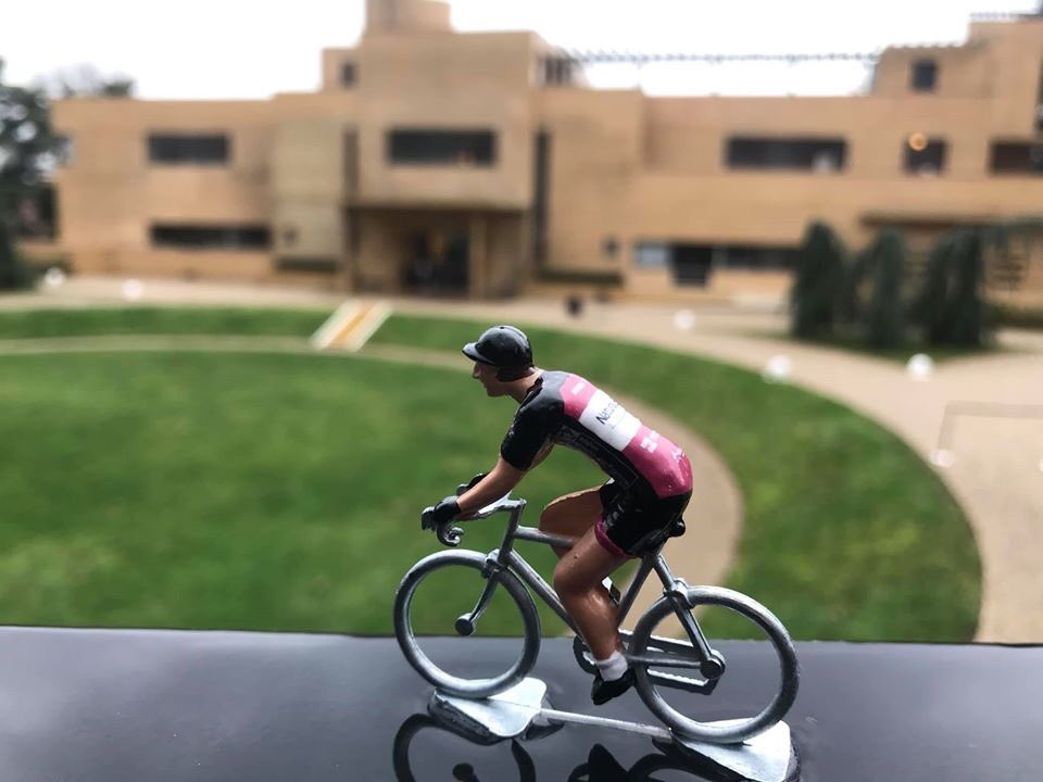 VillaCavrois's tweet photo. Vous connaissez les coureurs au maillot rose et noir de l’équipe @n4eroubaixlm ?
C’est quoi le rapport avec la #VillaCavrois ? Vous allez voir ça la semaine prochaine ! 😁 #Teasing
#HelloSport #HelloCulture... tout simplement #HelloLille ! 👍
Photo Daniel Verbrackel https://t.co/PSmZj07FcU
