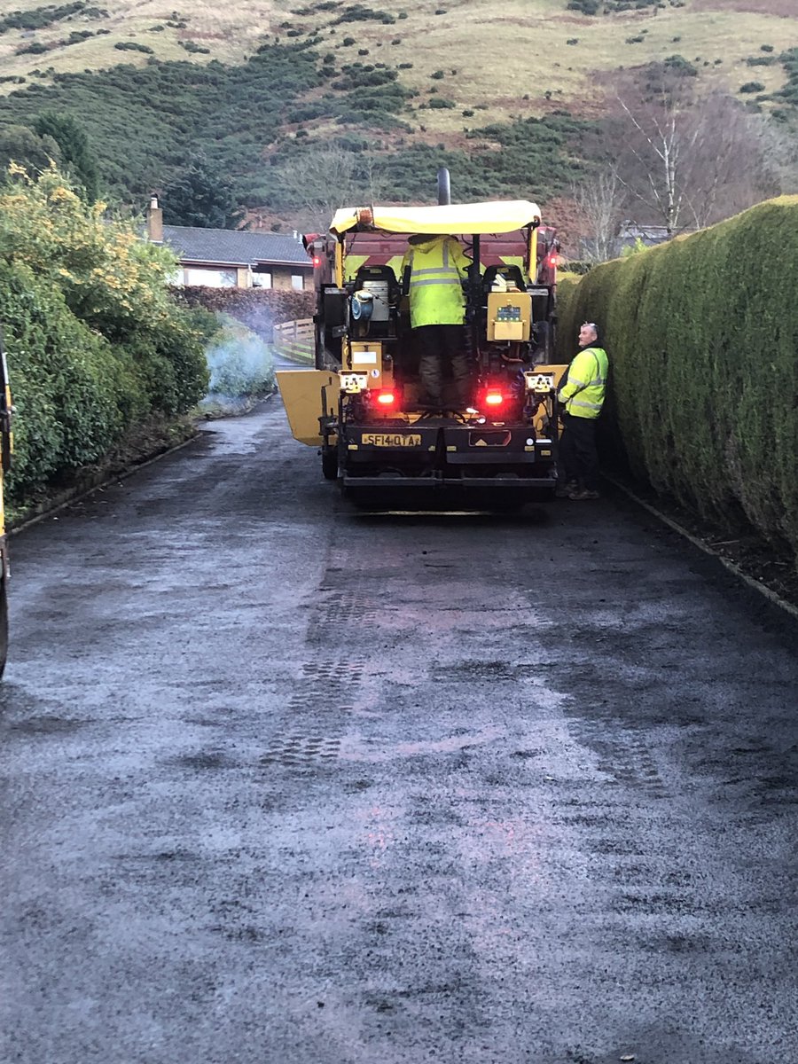 EBroadsurfacing's tweet photo. New driveway resurfaced in Kinross this week. https://t.co/ZtVZo7KDYV