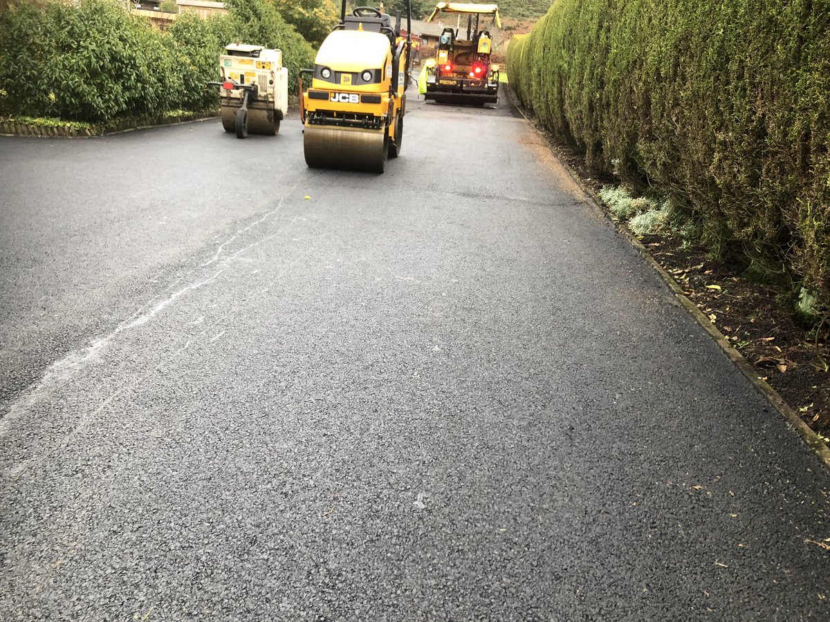 EBroadsurfacing's tweet photo. New driveway resurfaced in Kinross this week. https://t.co/ZtVZo7KDYV