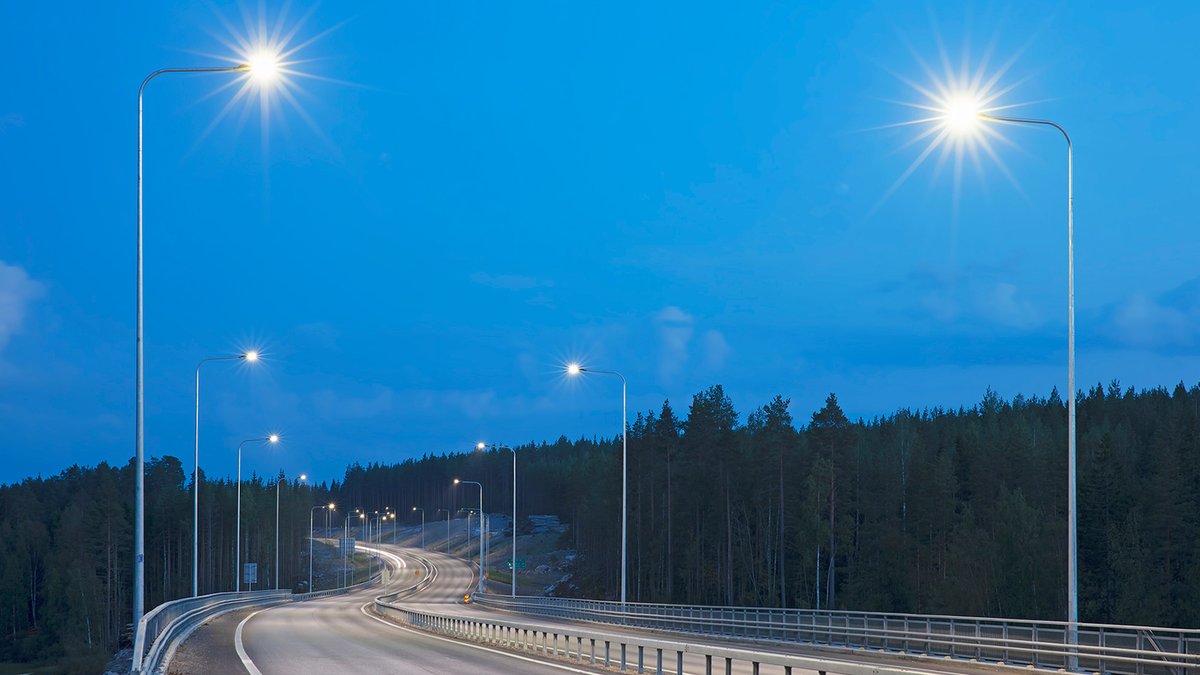 Improved road safety thanks to Schréder Ampera. Efficient and cost-effective outdoor lighting solution. 

Ensto valaisee - Schréderin toimittama Ampera-tuoteperhe asettaa uuden tason tievalaistukselle
ow.ly/cCTU50xOUch

#ensto #schréder #ampera #lighting #valaistus