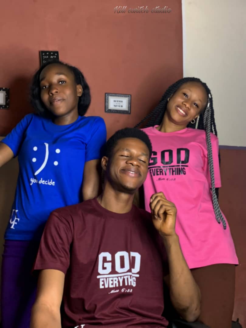 urbanfolxs's tweet photo. Say cheese!
Look good,stay happy💝
Get yourself an Urbanfolxs tee and do you!
Dm Urbanfolxs or Whatsapp +234-817-951-6662 to place an order
#tees #tshirtdesign #clothes #fashiondaily #wears #apparels #clothingbrand #fashion #shirts #customisedtees #prints #ordernow #urbanfolxs https://t.co/ZPvzI0KCiD
