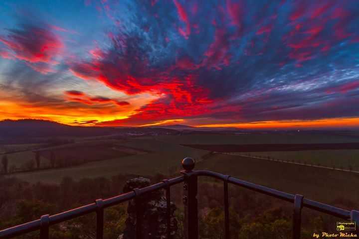 michaharz's tweet image. Wunderschöner Himmel zum Sonnenuntergang auf dem Gläsernen Mönch.

michael-lumme.de

#gläsernermönch #mönch #langenstein #halberstadt #sonnenuntergang #sunset #abendrot #leidenschaft #fotografieren #herz #heimat #harz #zuhauseimharz #harzliebe #draussenimharz #Landscape …