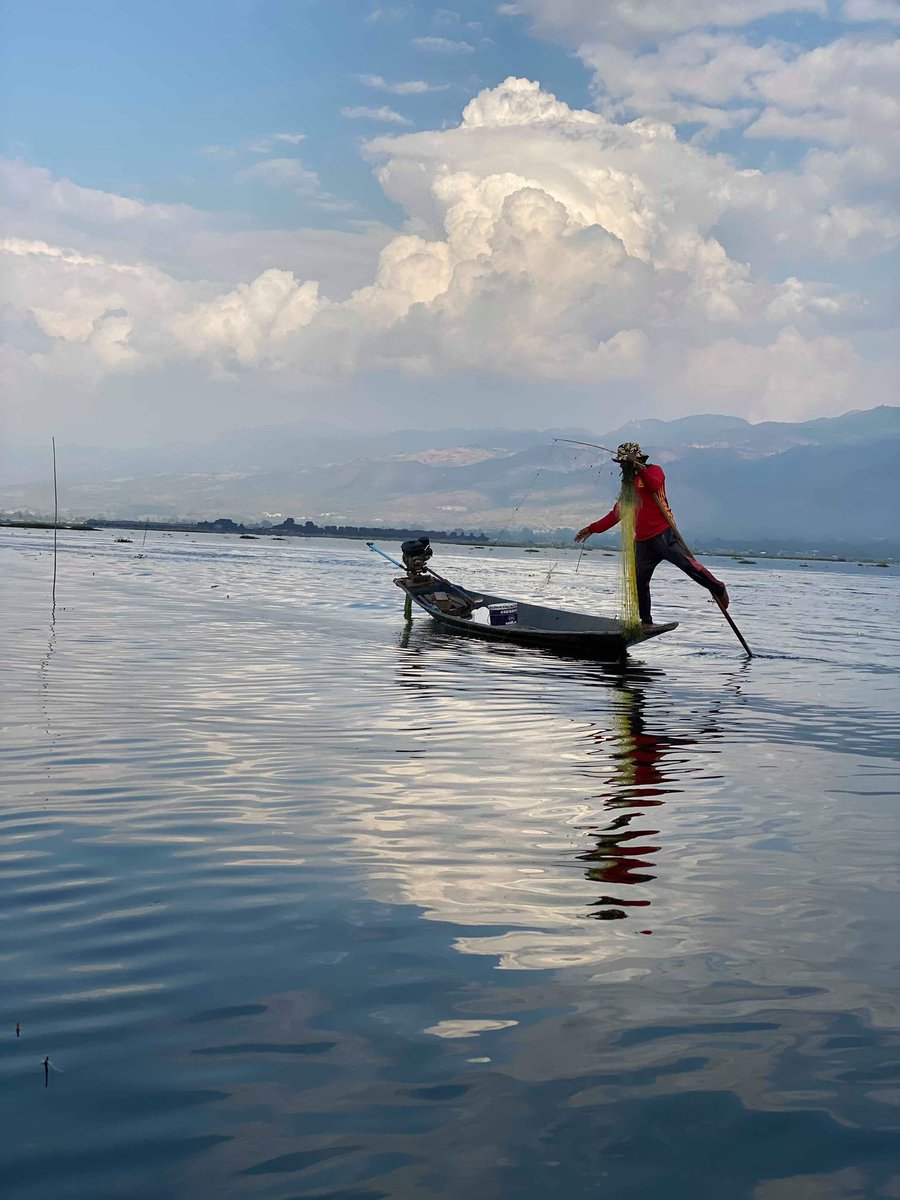 twosacrowd1's tweet photo. Life on #Inle Lake. Thanks to so travellers Susan and Anne for these amazing photos.
#twosacrowd #solotravel #solotraveller https://t.co/4hqBeeDYYE