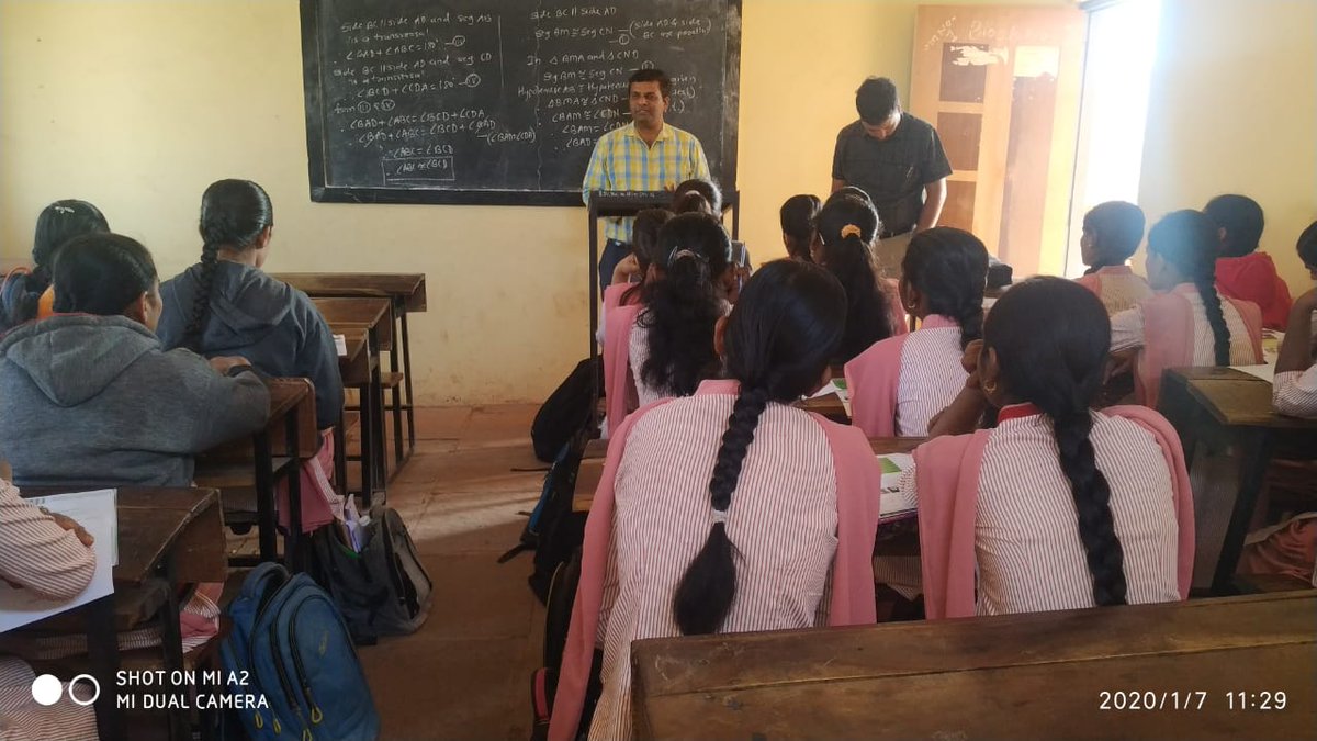 svpm_compdept's tweet photo. 𝗖𝗮𝗿𝗲𝗲𝗿 𝗴𝘂𝗶𝗱𝗮𝗻𝗰𝗲 𝗽𝗿𝗼𝗴𝗿𝗮𝗺 𝗰𝗼𝗻𝗱𝘂𝗰𝘁𝗲𝗱 𝗳𝗼𝗿 𝟭𝟮𝘁𝗵 𝘀𝗰𝗶𝗲𝗻𝗰𝗲 . 𝗞𝘂𝗺𝗯𝗵𝗮𝗿 𝘀𝗶𝗿 , 𝗧𝗮𝘄𝗮𝗿𝗲 𝘀𝗶𝗿 𝗴𝘂𝗶𝗱𝗲𝗱 𝟭𝟮 𝗦𝗰𝗶𝗲𝗻𝗰𝗲 𝘀𝘁𝘂𝗱𝗲𝗻𝘁𝘀 𝗮𝗯𝗼𝘂𝘁 𝘄𝗵𝗮𝘁 𝗶𝘀 𝗰𝗮𝗿𝗲𝗲𝗿.
#engineering #compdept. https://t.co/UjJ1RMfp3O