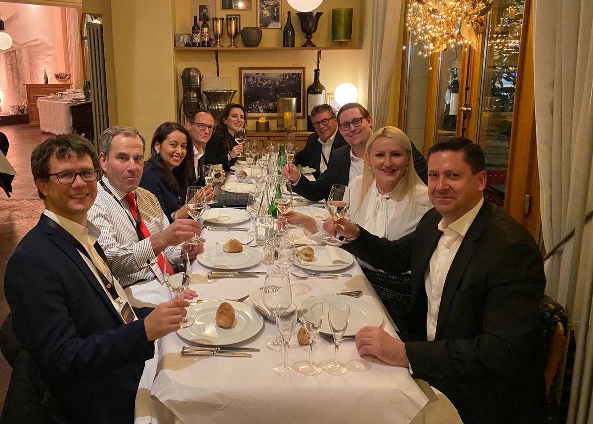 An excellent event followed by an engaging dinner with Crypto Broker AG and guests at the ASSETRUSH. Thank you to @GenTwoAG for a great evening. @sandrachattopa1 @PANAEGELI @GenTwoDigital #ASSETRUSH #cryptobroker @PirroMorandi @MagdalenaBoskic