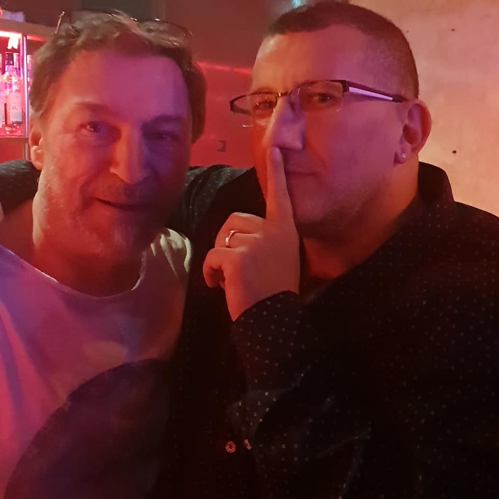 DeejayDem's tweet photo. Euh c'était quoi cette soirée, nuit de la nuit 2020 validé✔
Il y avait les 3 À (Amis, Ambiance et Alcool)Merci à tous..Big up et Fuck les jaloux 🖕
#amis #apéro #friends #ambiance #djdem #nuitdelanuit2020 #vodka #alcool #délires #mix #music #discothèquelesmeralda #tujamo #sash https://t.co/bEjh5U5vez