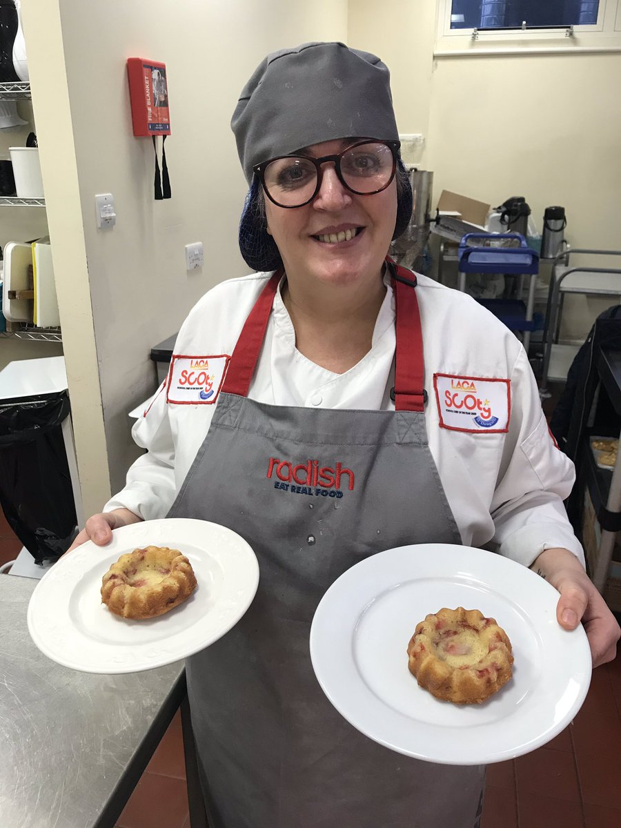tompradio's tweet photo. I’m @CampionSchool in Bugbrooke, challenging their chef, Sara, to a Bundt cake-off!

NEWSFLASH: I’m going to lose. 

She’s defending her regional crown tomorrow @LACA_UK School Chef of the Year @BBCNorthampton @AmosAnnabel https://t.co/X6W3KCtqcw