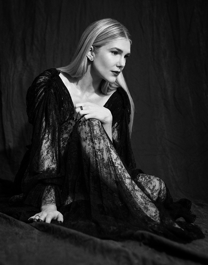 1883Magazine's tweet photo. Lily Rabe from @Netflix thriller #Fractured + #AmericanHorrorStory
Full feature in  #1883magazine’s #CANDIDissue 
//
-->https://t.co/vwu7B3vUP6 
//
📸 @tizianolugli👗 @justjessStyle
 #LilyRabe @AHSFX #ahs https://t.co/t1kgGxeDNz
