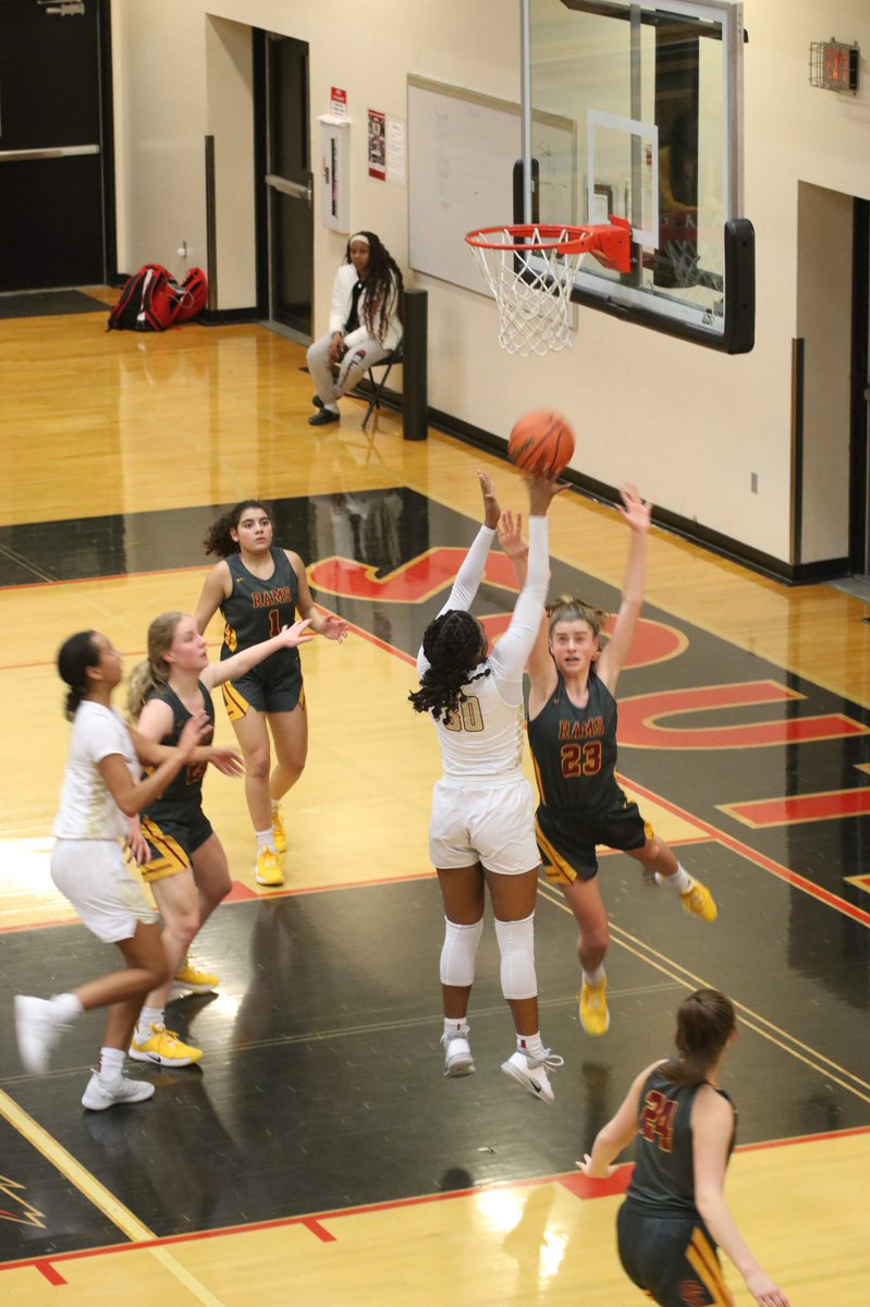 SRHSsquawk's tweet image. In a game that came down to the wire, @SouthridgeGBB outlast Central Catholic 51-50 in its penultimate non-league game. #GoHawks