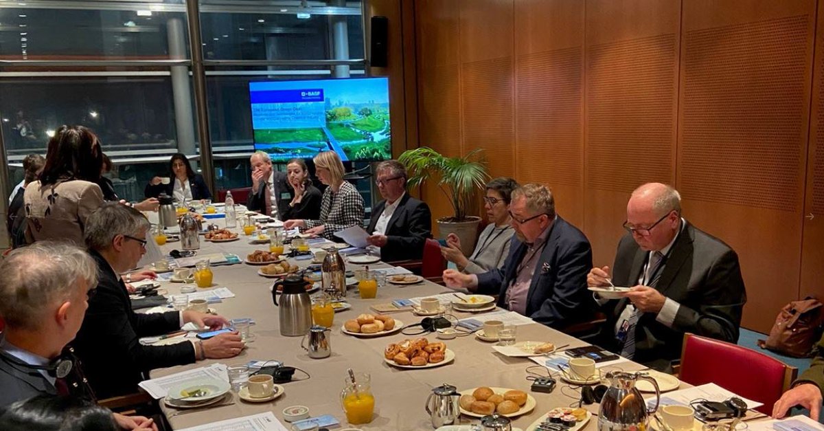 Good morning from <a href="/Europarl_EN/">European Parliament</a> – Moderated by our DG @MMens, we had a productive breakfast hosted by MEP <a href="/toiapatrizia/">Patrizia Toia</a> and Saori Dubourg from <a href="/BASF/">BASF</a>, discussing measures and technologies for a CO2 neutral Circular and Competitive Industry.