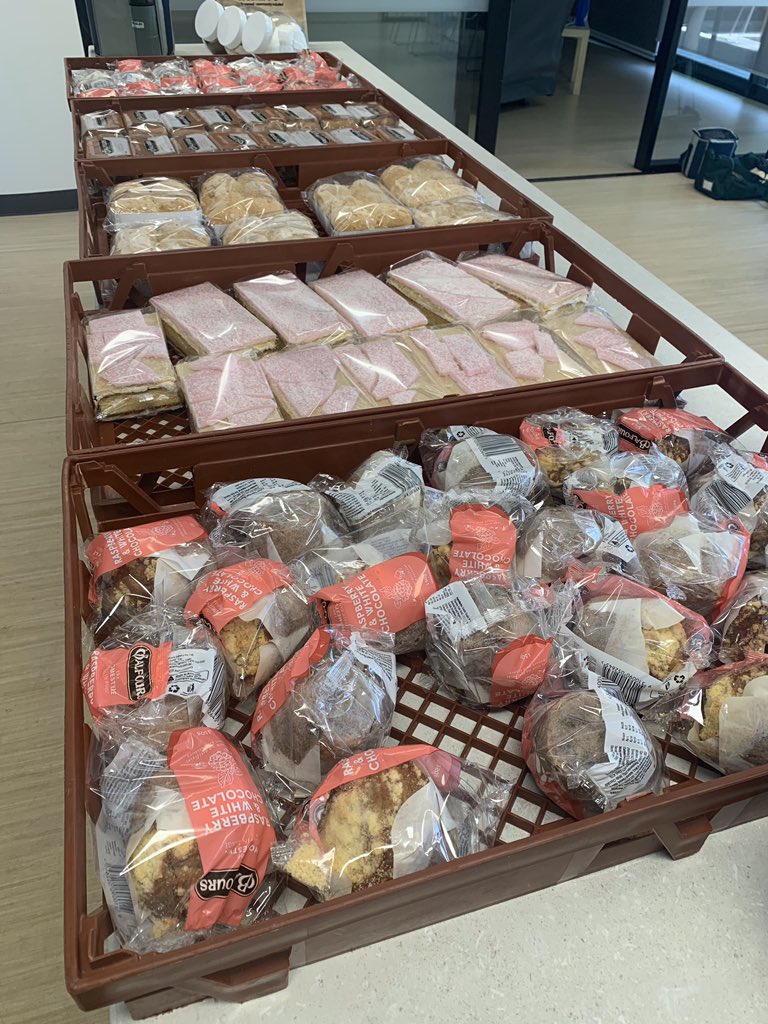 anthonypryz's tweet photo. A huge thanks to Jodie from Morphett Vale @salvos who last week delivered a ‘care package’ to our crews at #SAAS #Noarlunga. They were all very grateful and it helped them get through a busy weekend. #thankyou https://t.co/cbMUdpsSzS
