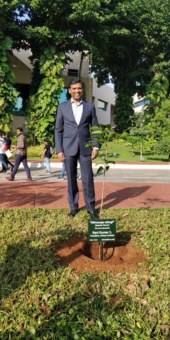 New day, new beginnings, new connections! @imravikumars engaging, inspiring and connecting with the incredible Infoscions @Infosys Mysore DC! Taking charge of the future #TalentRevolution #LeadTheChange #LearnEveryday @NandanNilekani @kshankar21