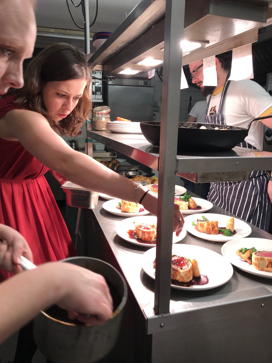 Have you met the lovely Rebekah? Time you did! Lovely FOH organiser and hands on wherever needed....😘 
.

#pub #localbusiness #localfood #lunch #dinner #realale #spring #walk #dog #friends #foodie #suffolkcounty #ipswich #woodbridge #framlingham #pentanque #darts #bar #garden