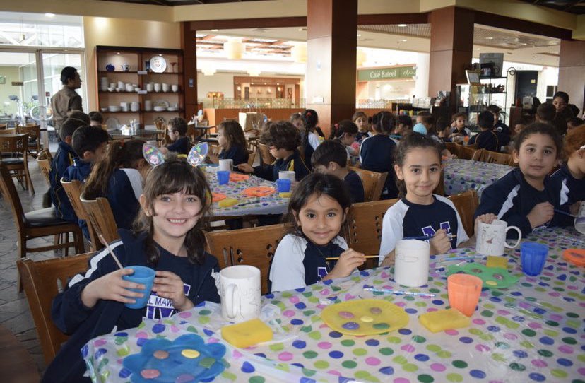 Mawakeb_Barsha's tweet image. G2 sts had a great time expressing their creativity at @ceramiccafestudio, painting &amp;amp; decorating mugs in an array of colors &amp;amp; patterns #creativity #practicalart #fieldtrip